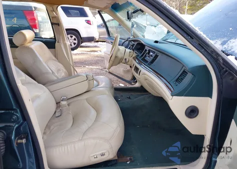 1995 Lincoln Town Car Signature/Spinnaker z USA, uszkodzony, nr VIN 1LNLM82WXSY688851